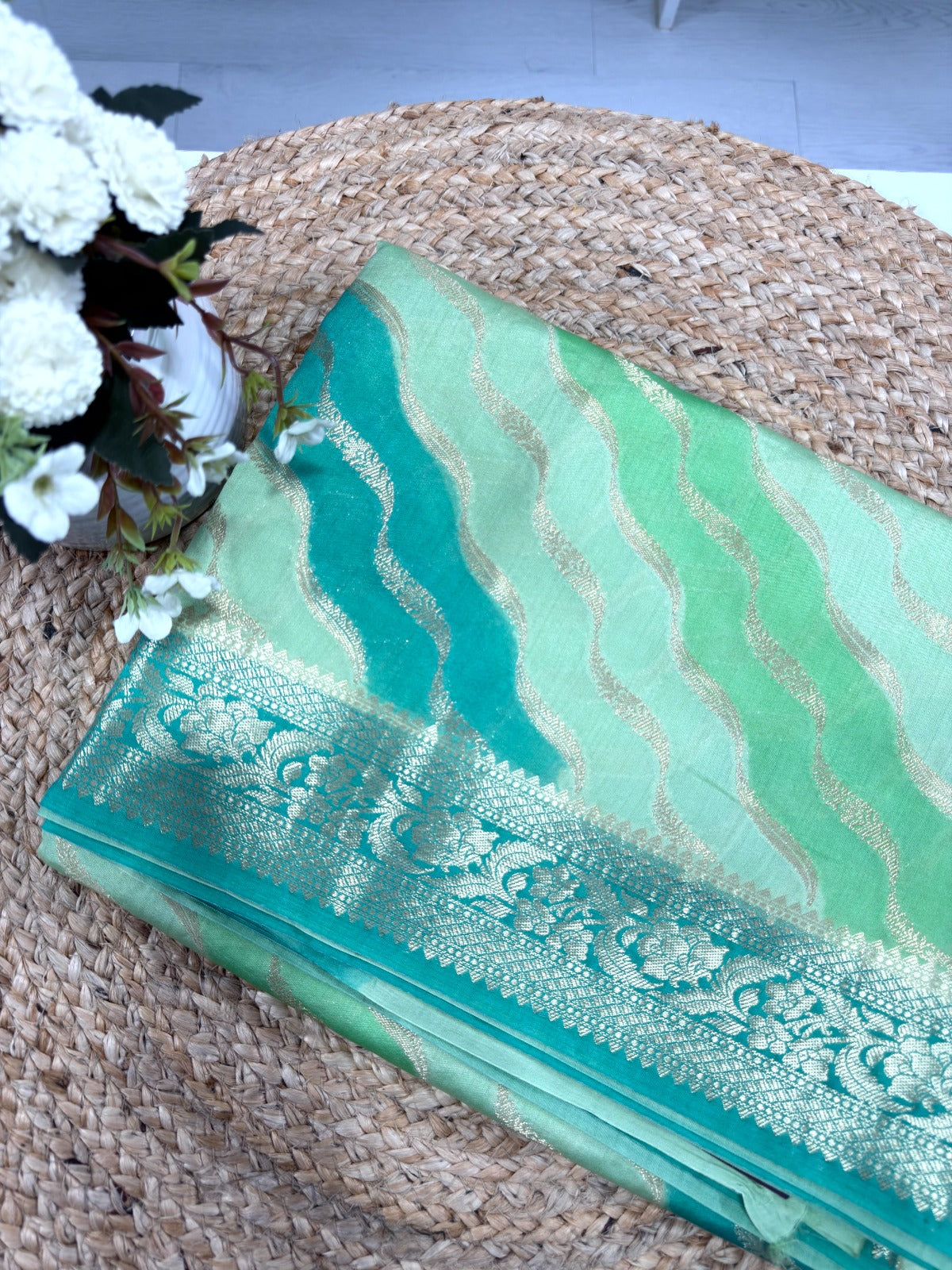 Lime Green Raw Mango Silk Saree with Dual-Tone Wave Weaving & Rich Zari Pallu - SS 226