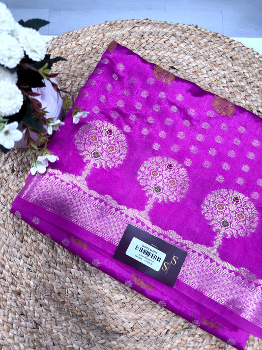 Rani Pink Saree with Floral Vine Zari Weaving & Traditional Pallu - SS 275